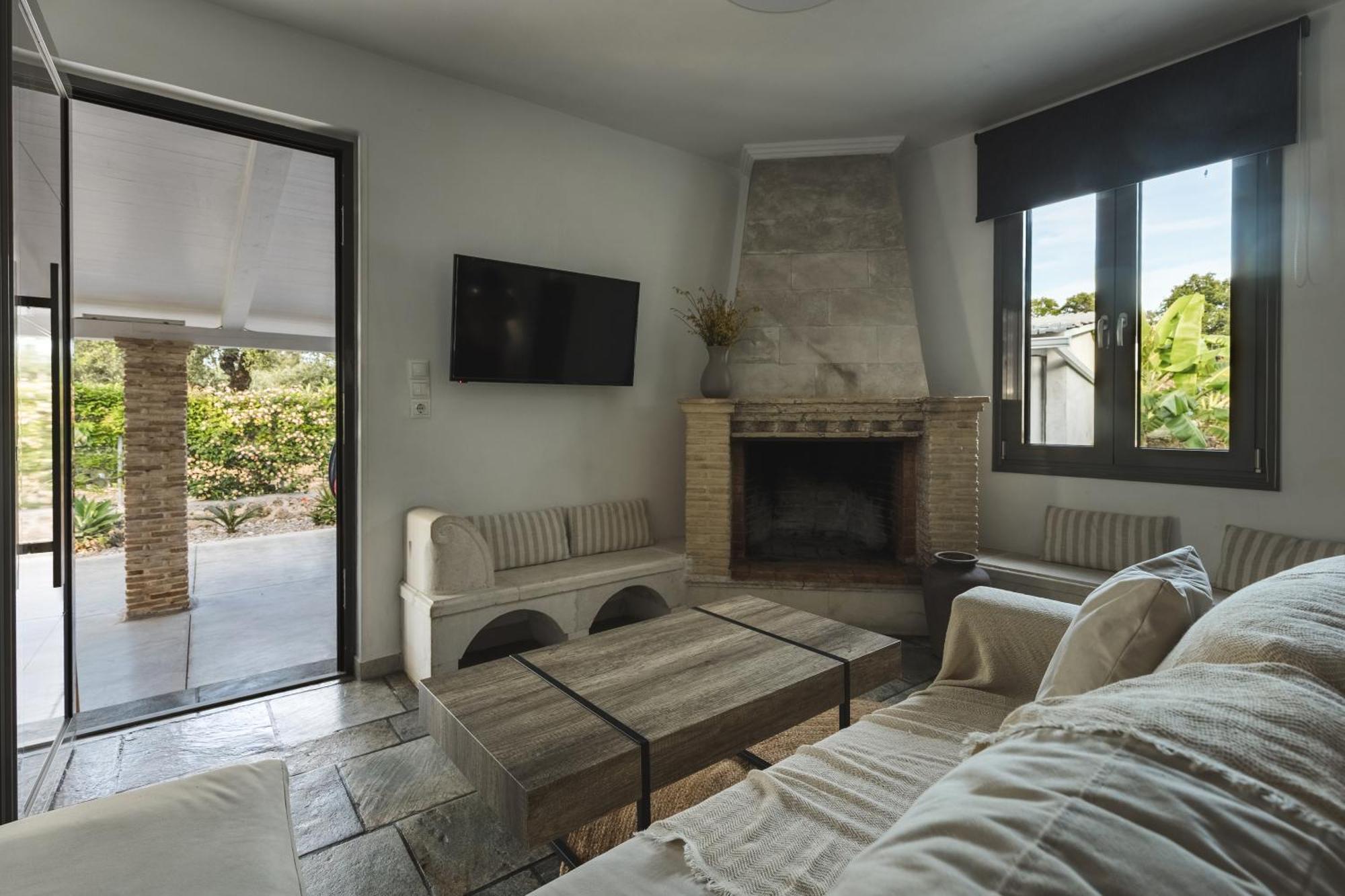 Binios Villa - Private Pool, Walking Distance From The Beach Vasilikos  Bagian luar foto